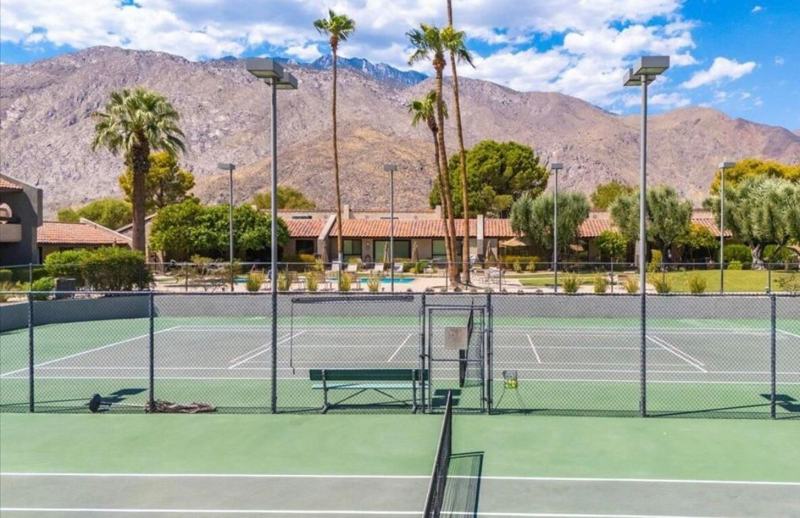 Tennis and pickleball courts at Palm Springs Midtown Oasis