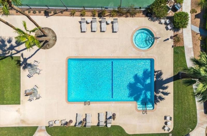Palm Springs Midtown Oasis pool and spa