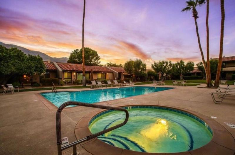 Sunset at the pool and spa at Palm Springs Midtown Oasis